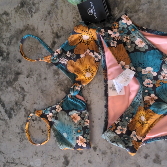 Volcom nothing bud love two piece swimsuit - Picture 7 of 7